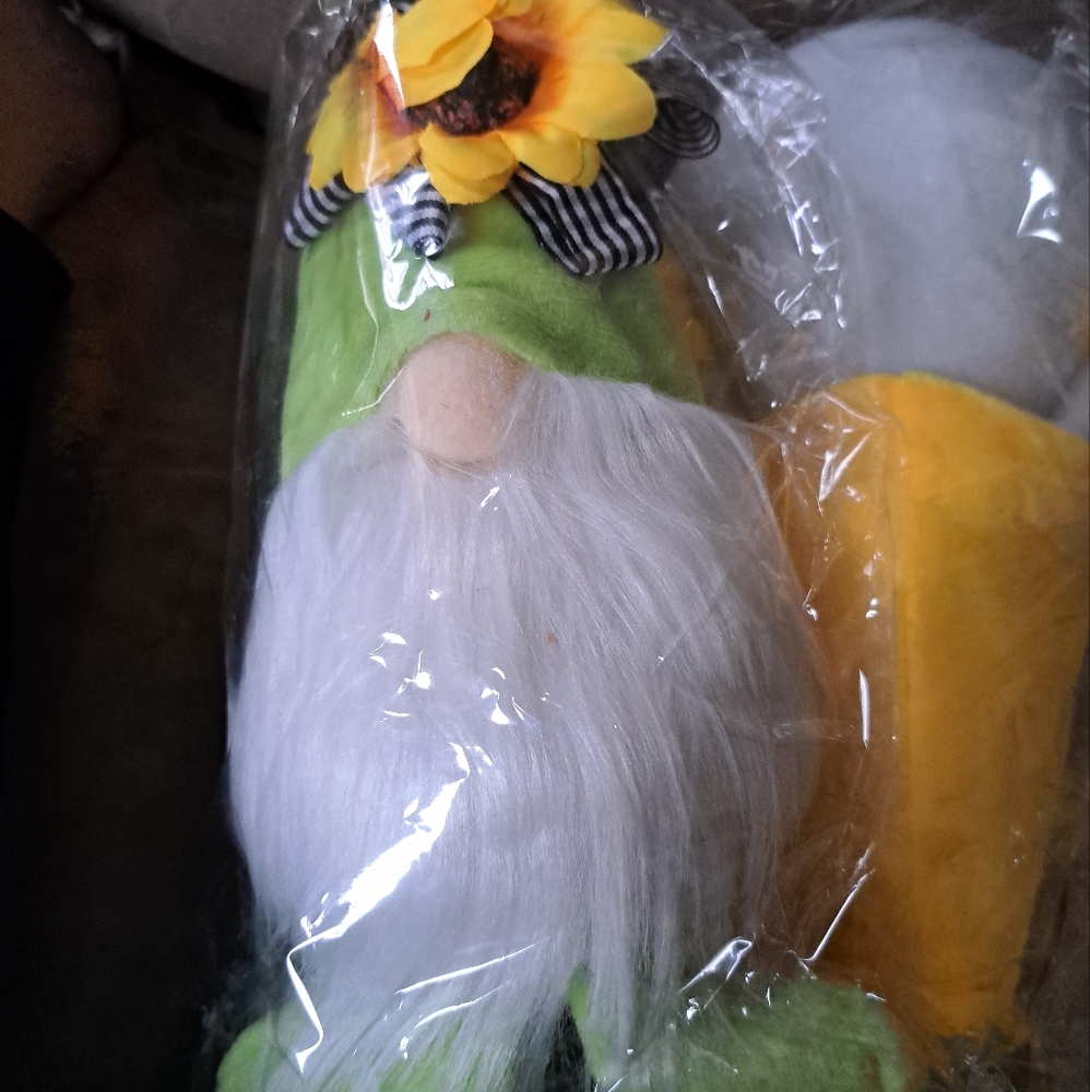 Sunflower gnomes